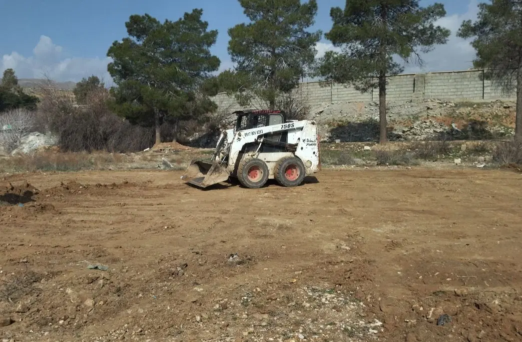 زمین فروشی