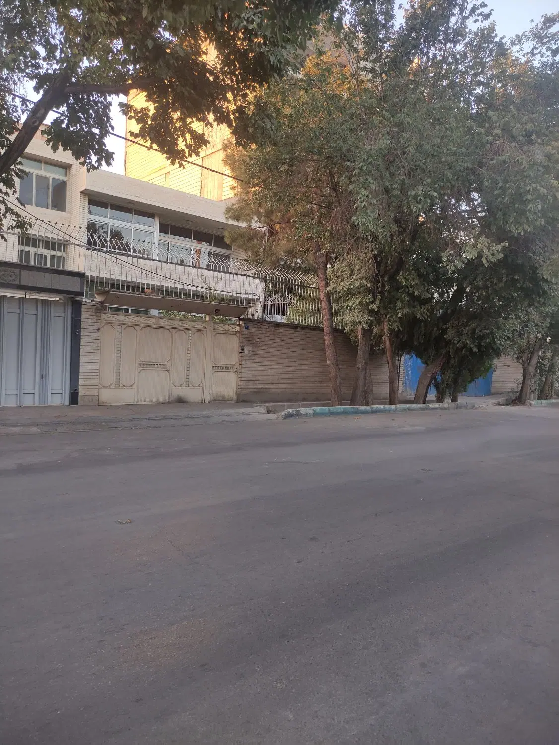 فروش یا اجاره منزل ویلایی ۳طبقه