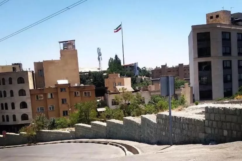 داراباد ۳۳۰ و ۱۶۵ متر زمین با سند،فروش یا تهاتر