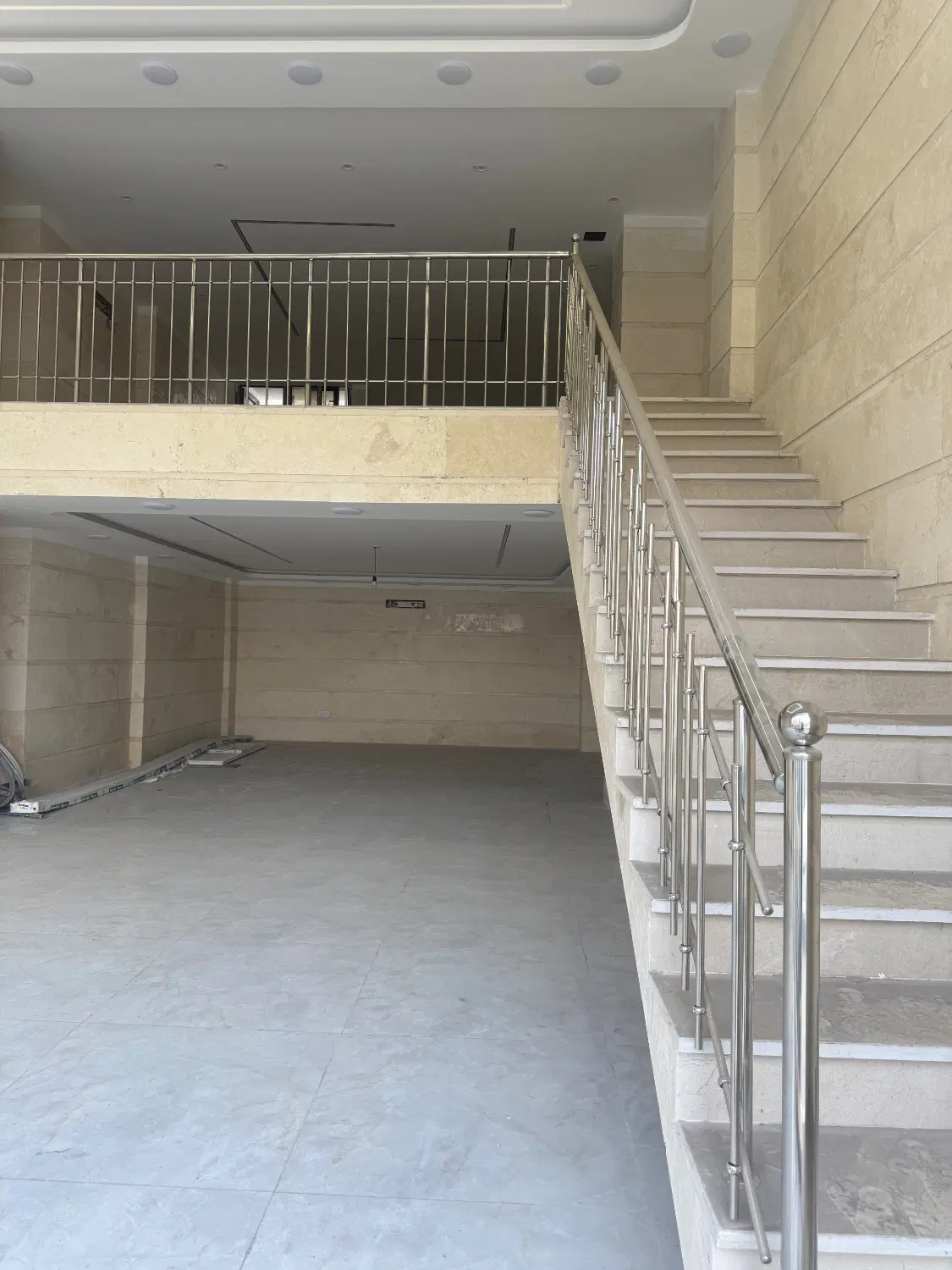 اجاره مغازه خیابان هراز لوکیشن برند