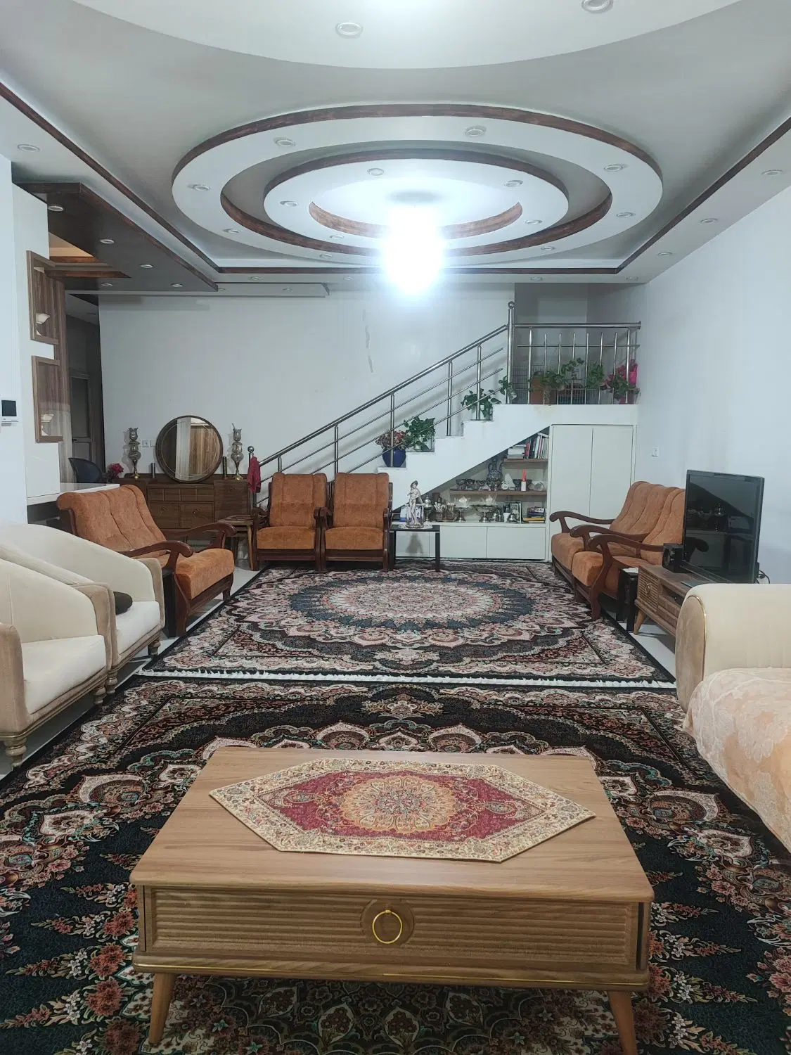 فروش خانه دو طبقه ویلایی
