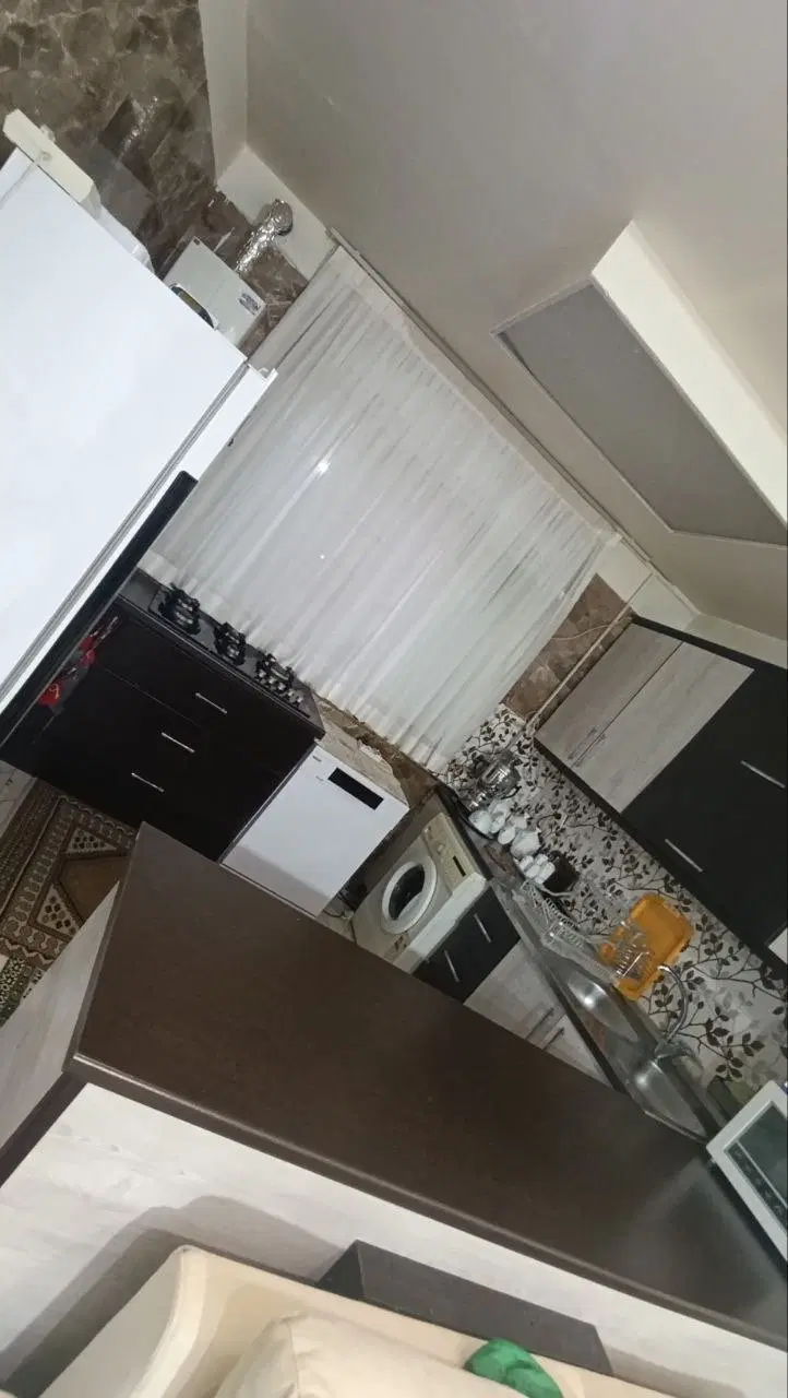 آپارتمان ۹۰ متری بازسازی شده دو خواب