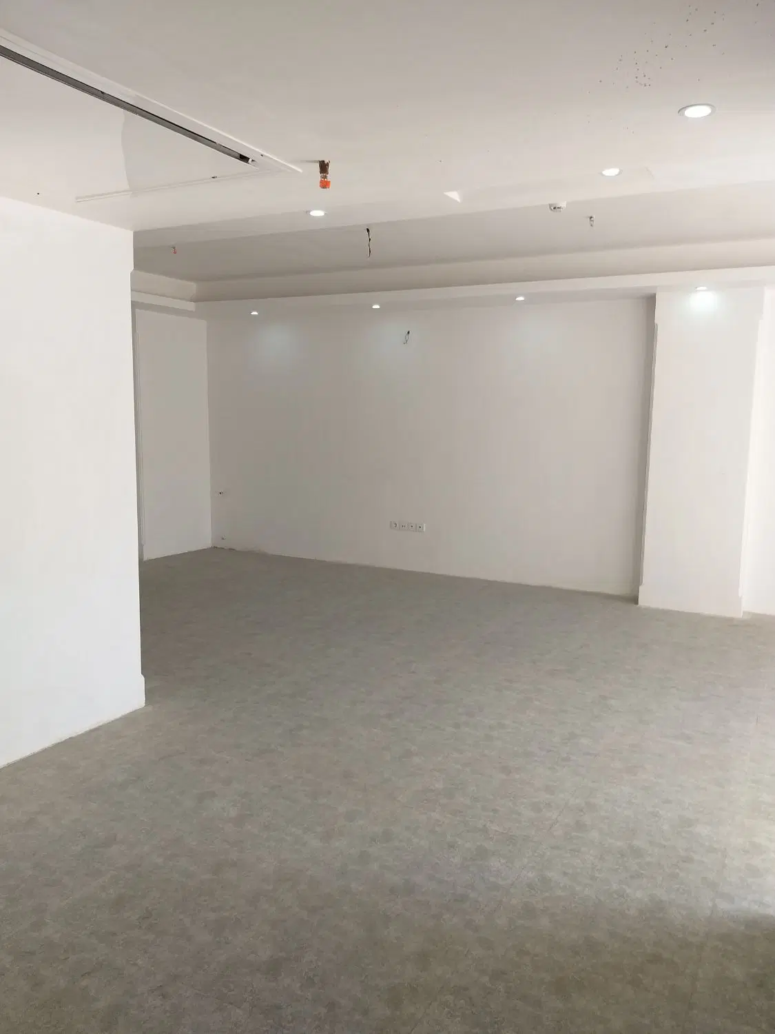 اپارتمان کلید نخورده ۱۰۰ متری دو خوابه