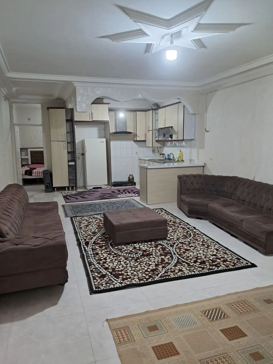 خونه ویلایی حیاط ماشین رو