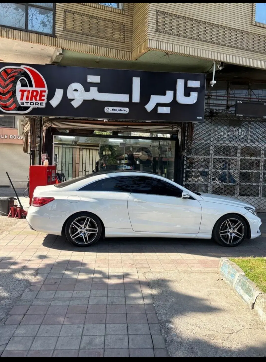 فروش مغازه سه بر در بلوار انصاری جنب بلوار دیلمان