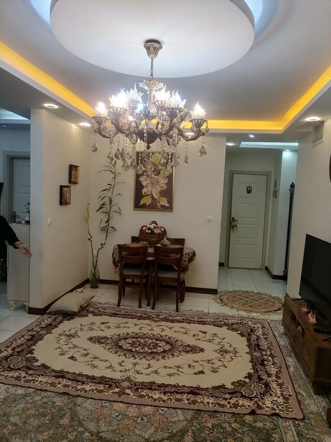 آپارتمان فاز 11 طبقه دوم جنوب شرقی