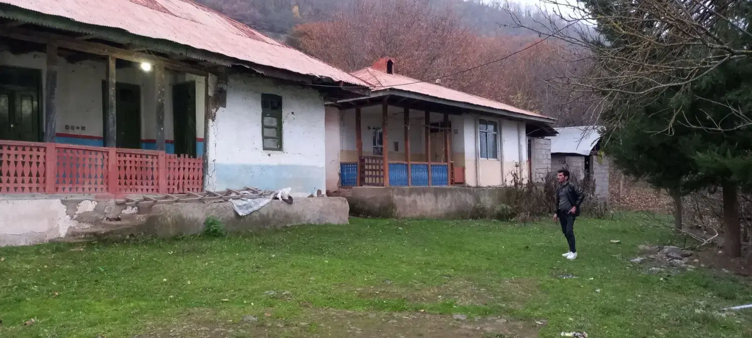 فروش زمین مسکونی با خانه کلنگی در چلکاسر