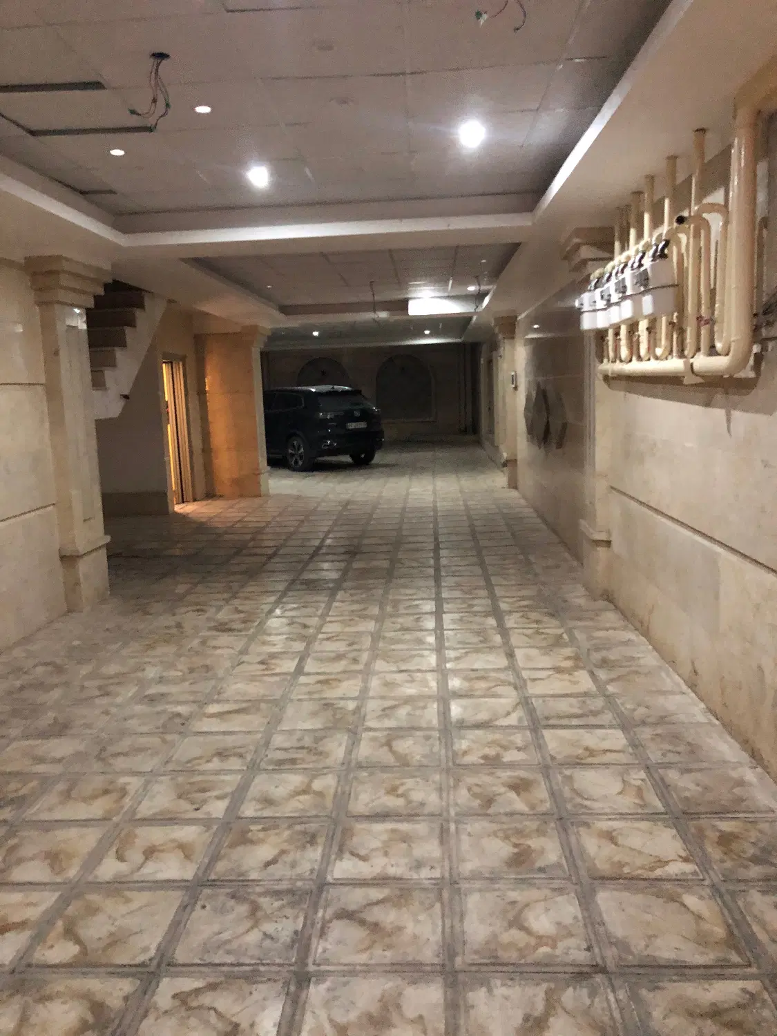 آپارتمان ۱۶۰ متری مرتب