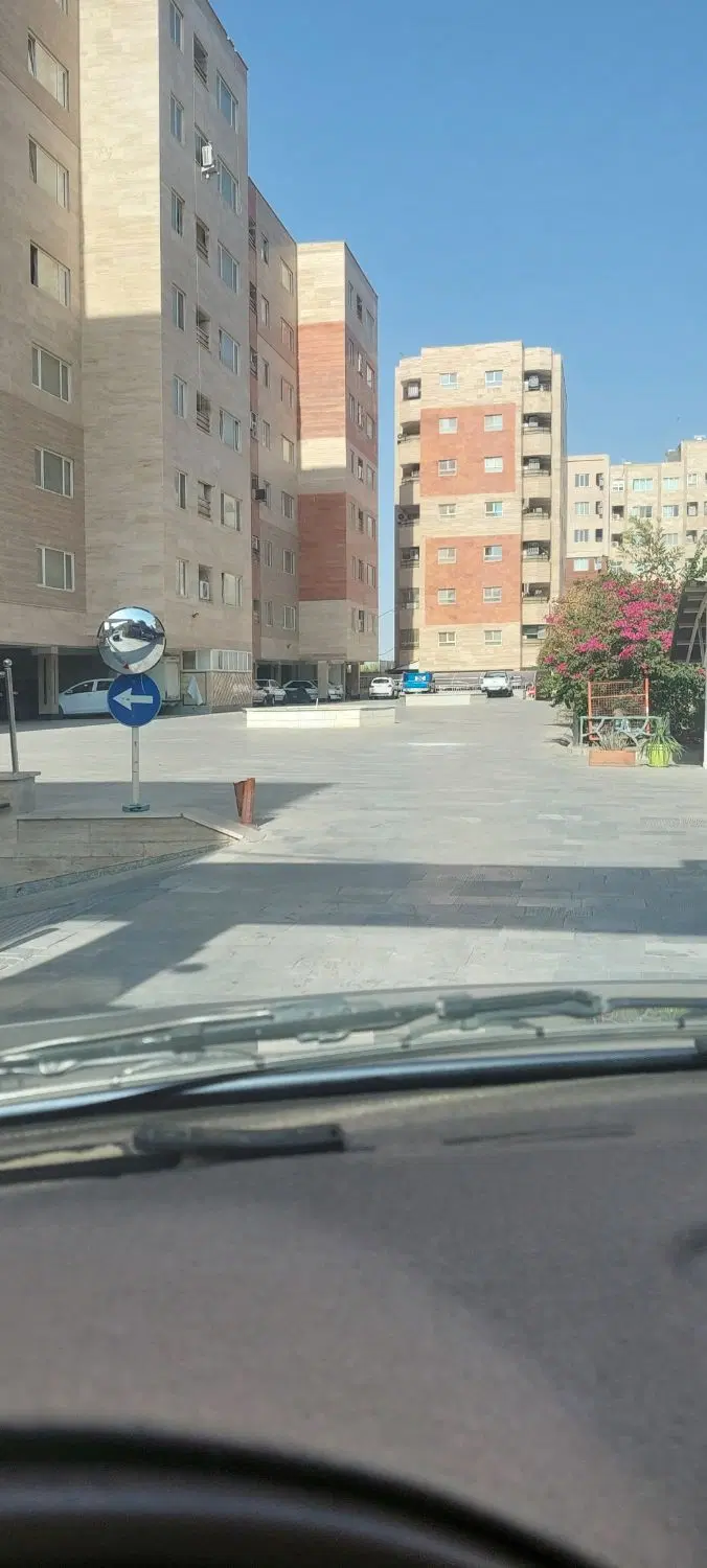 واحد ۸۳ متری