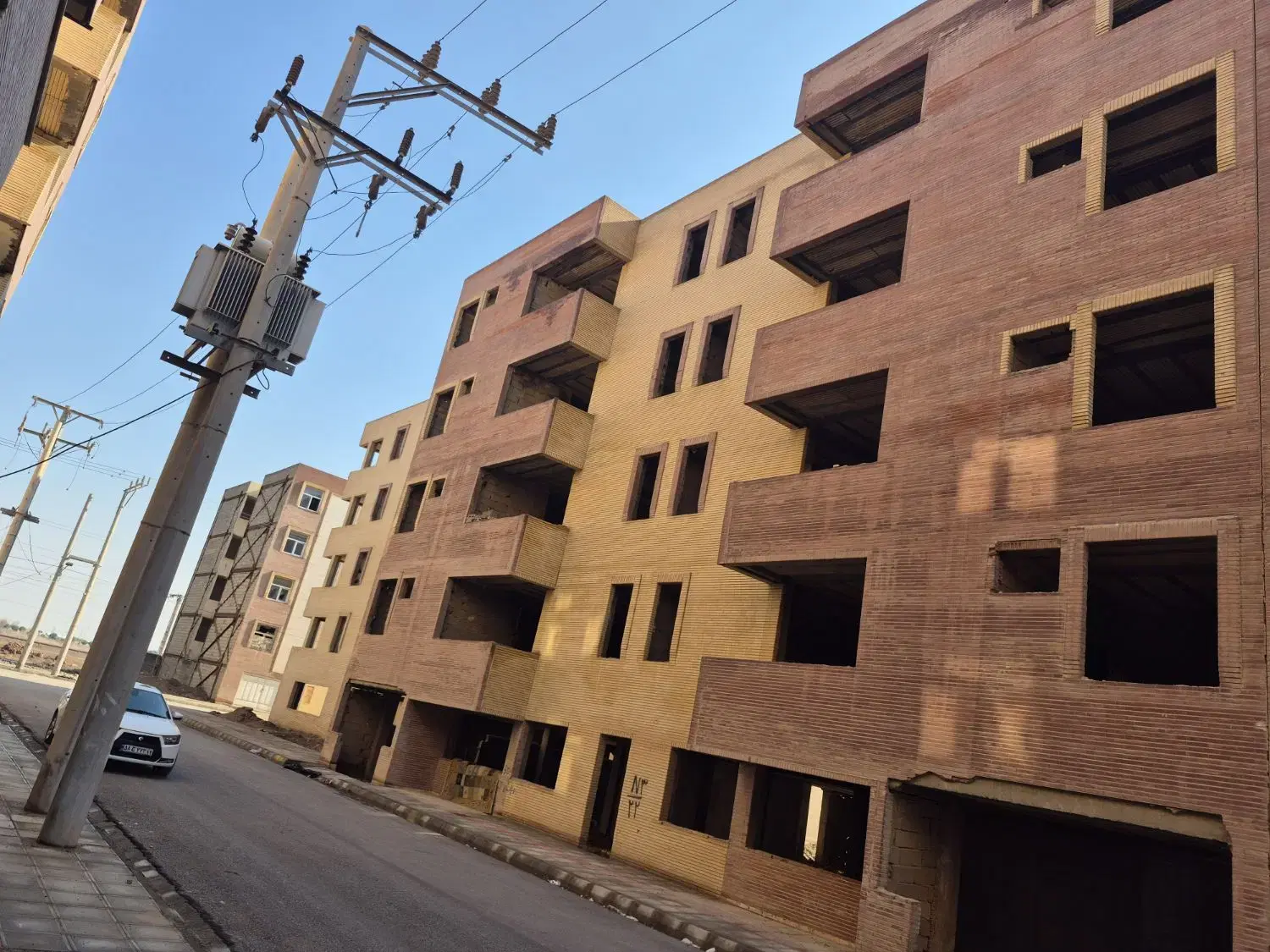 فروش یکجا مجتمع ۱۶واحدی شخصی باکلیه امکانات پایکار
