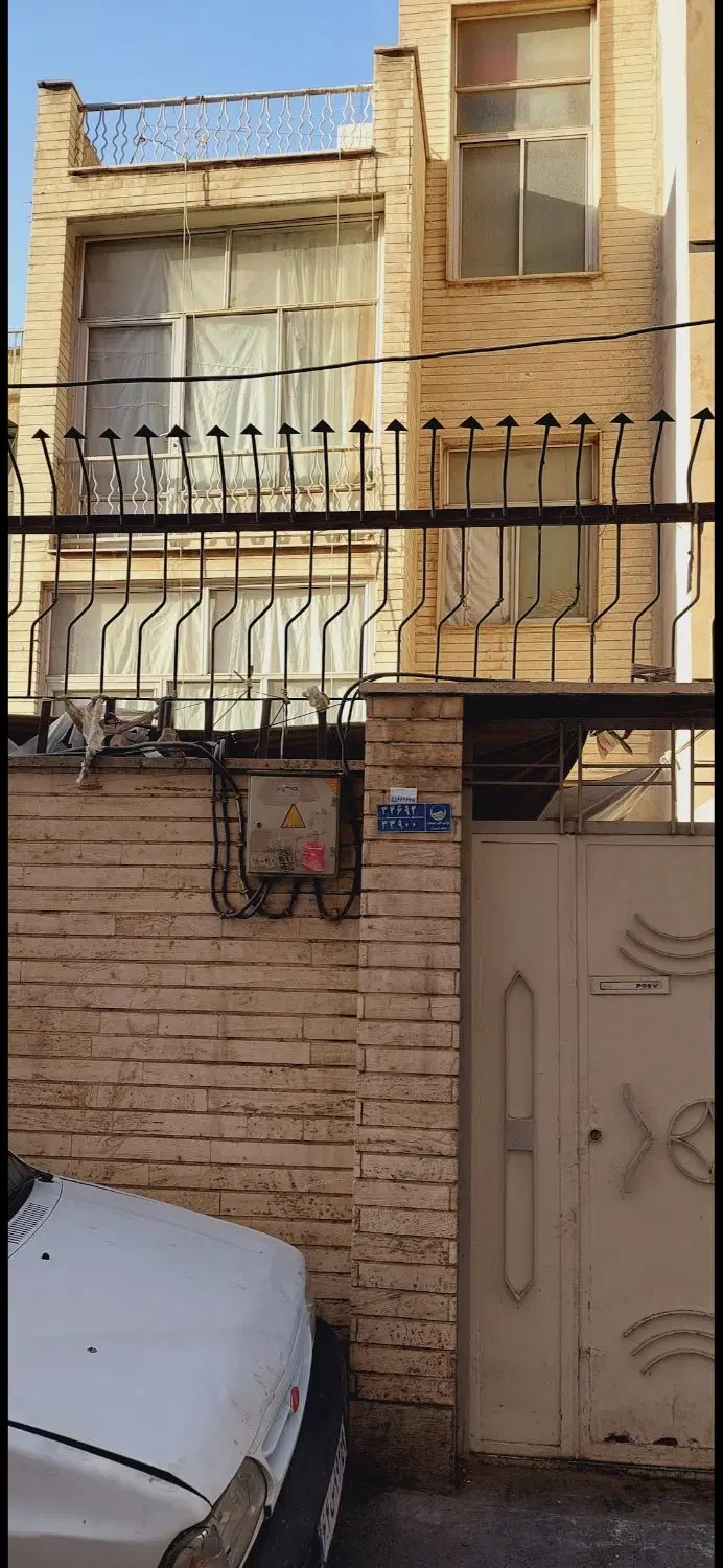خانه دربستی در ۳ طبقه در ۱۶ متری امیری