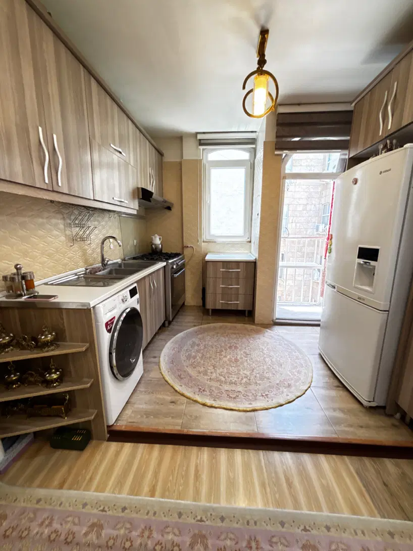 ۴۲متر_تک خواب _تاپ لوکیشن_آسانسور_سندتکبرگ