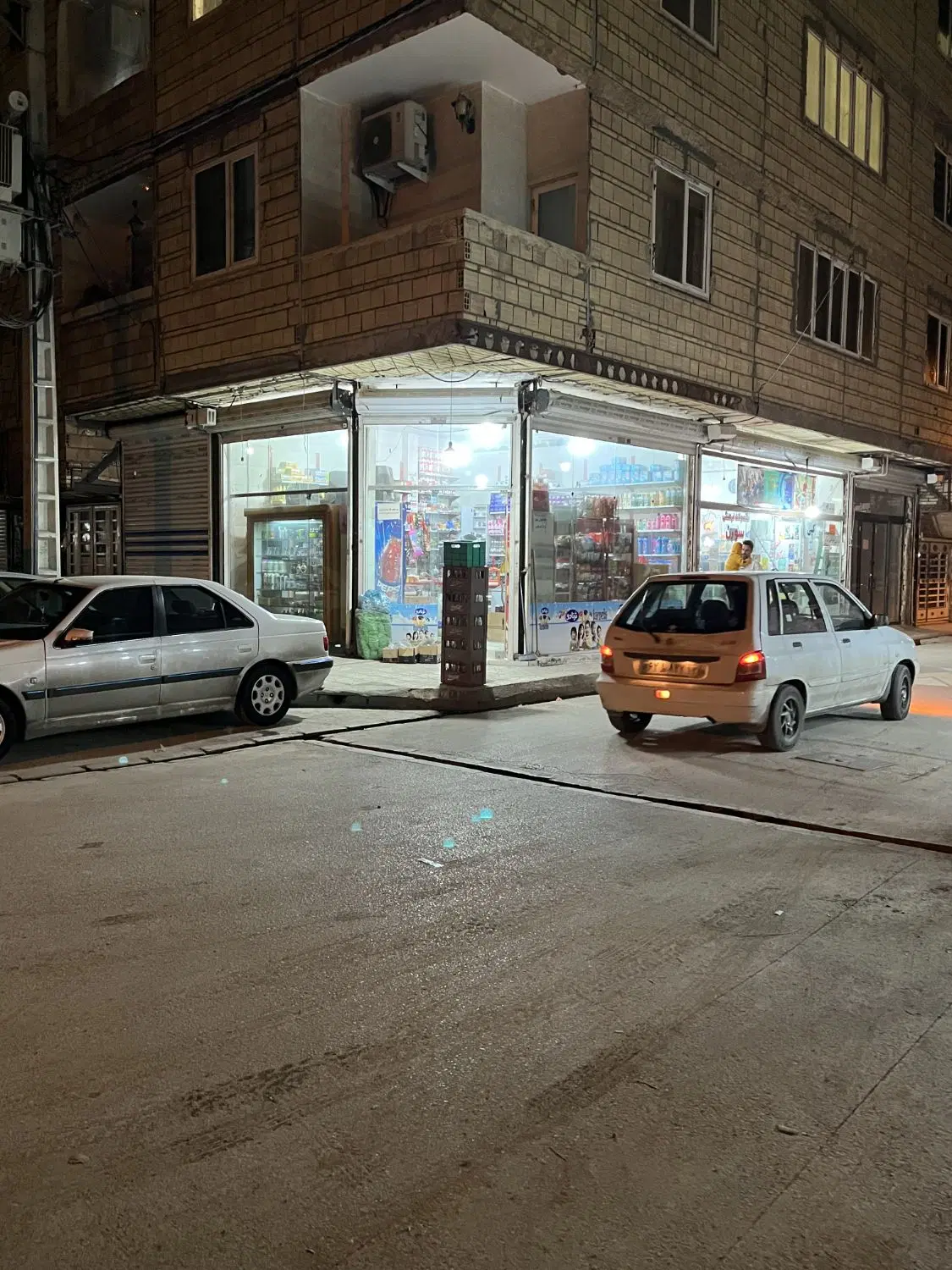 یک دربندمغازه25متری قولنامه ای بدون تجاری