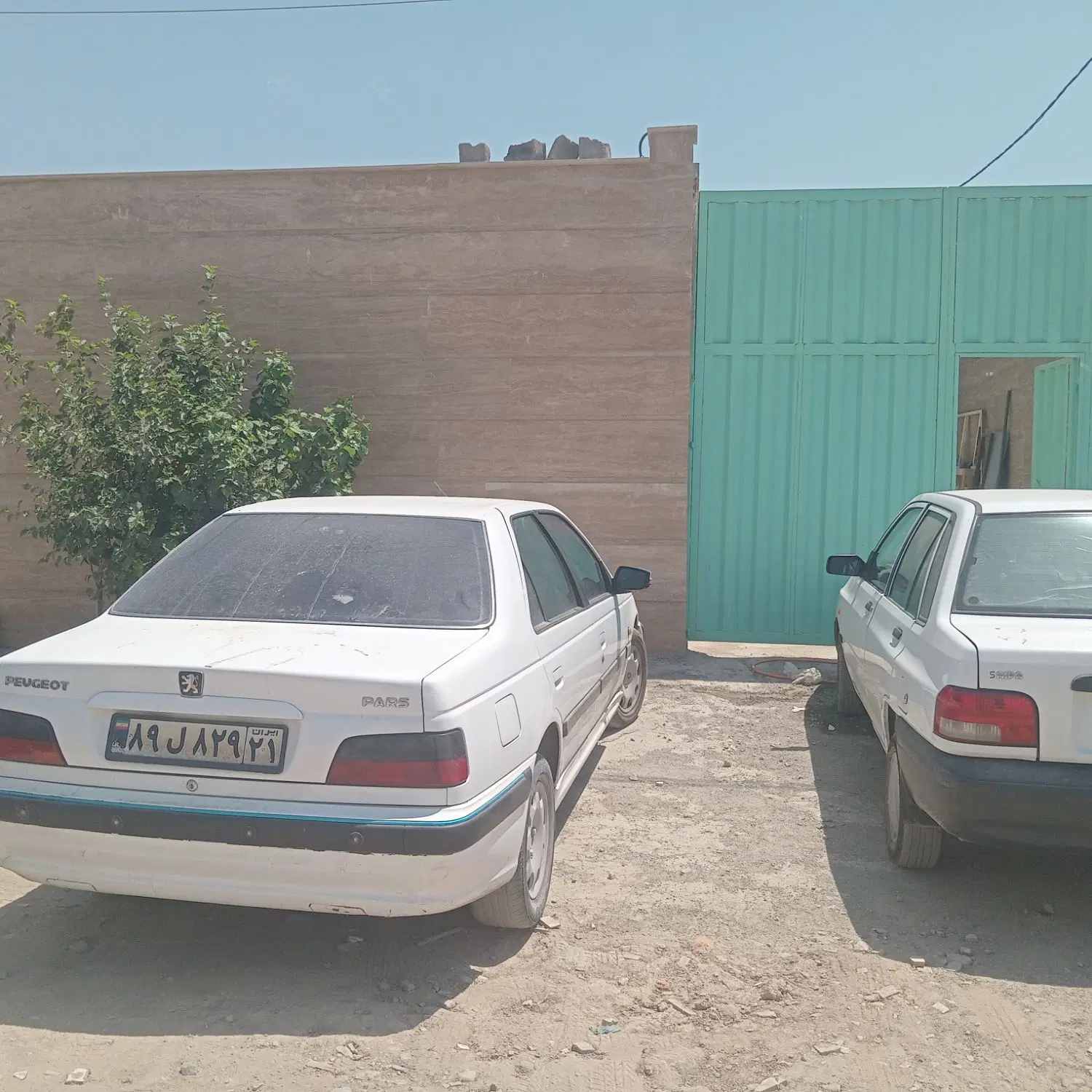 ۳۰۰متر متراژملک ۲۰۰متر سوله ۶متر ارتفاع