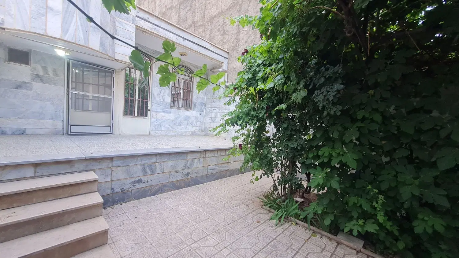 اجاره ویلایی۱۸۰متری ۲۲بهمن جنوبی