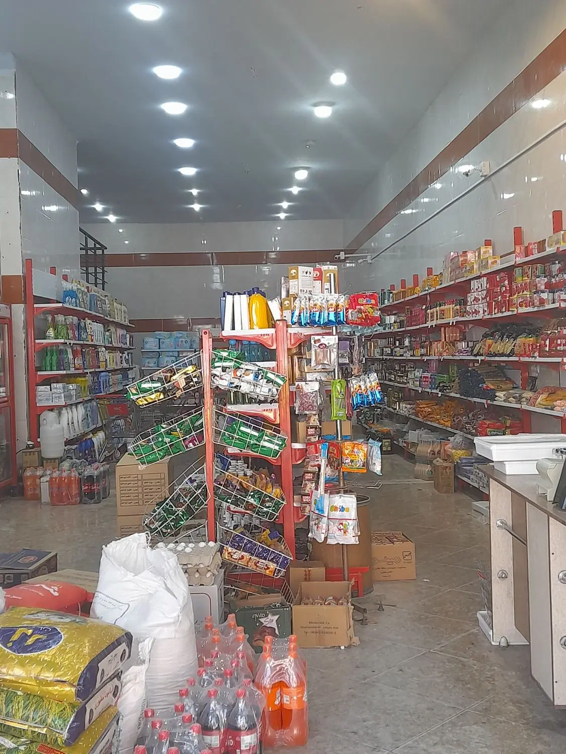 مغازه تجاری ۱۷۰متر خیابان ولیعصر جونبی