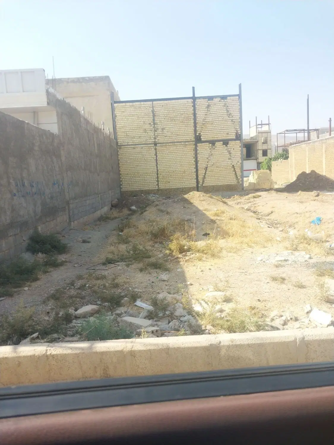 زمین زیر ترح