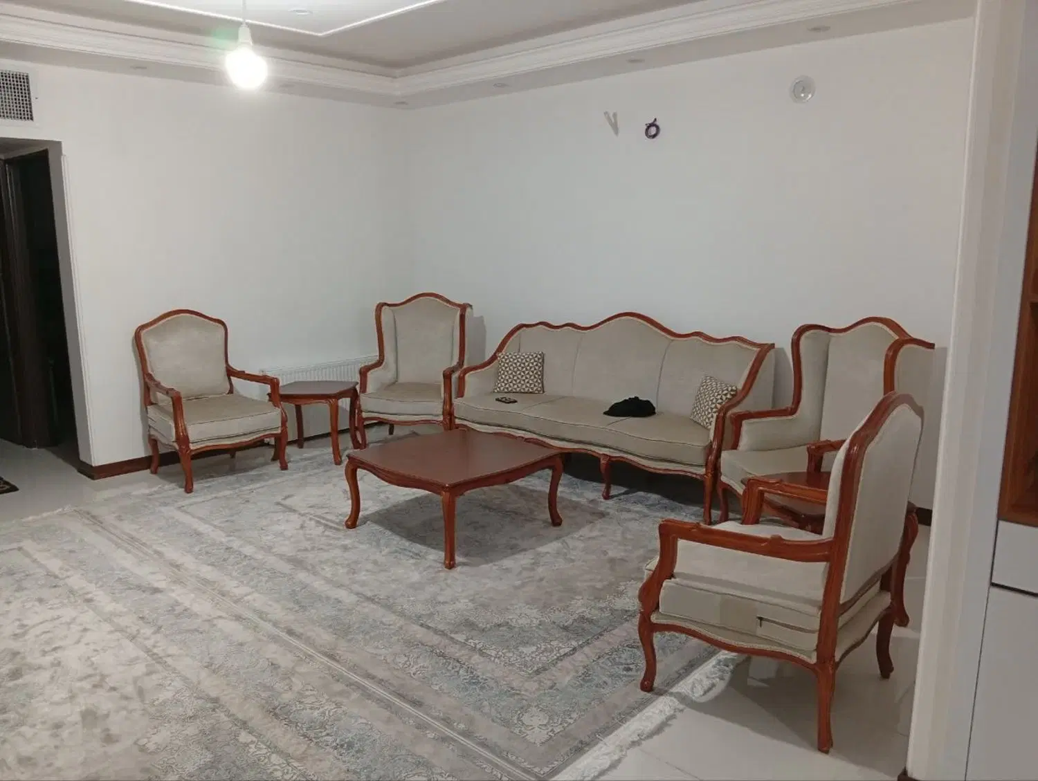 آپارتمان تک واحدی