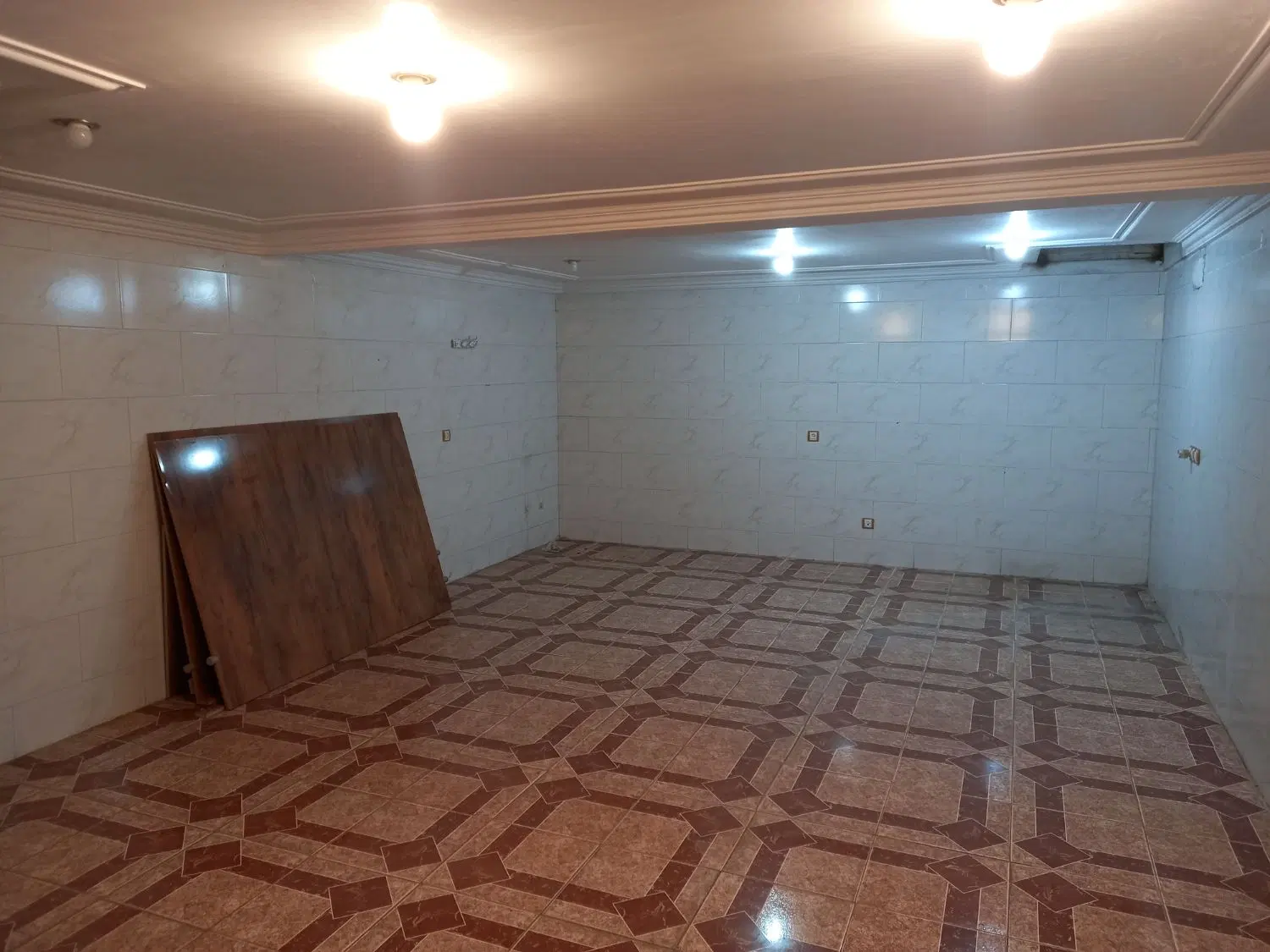 زیرزمین ۶۰متر چهار راه مسجد الرسول