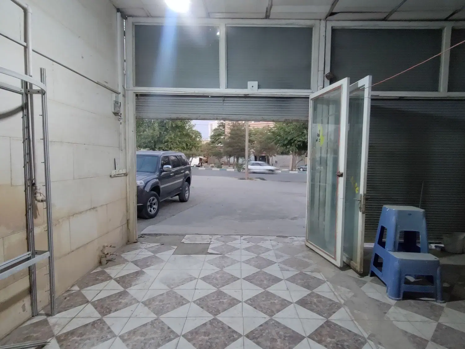 رهن و اجاره مغازه بر خیابان اصلی