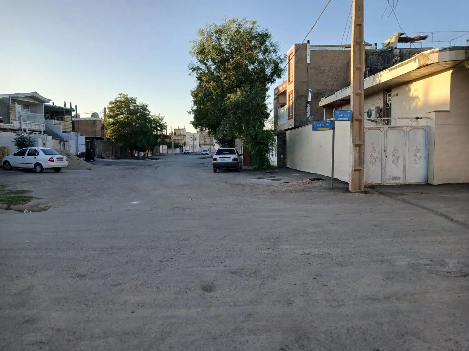 خانه دو طبقه حیاط دار