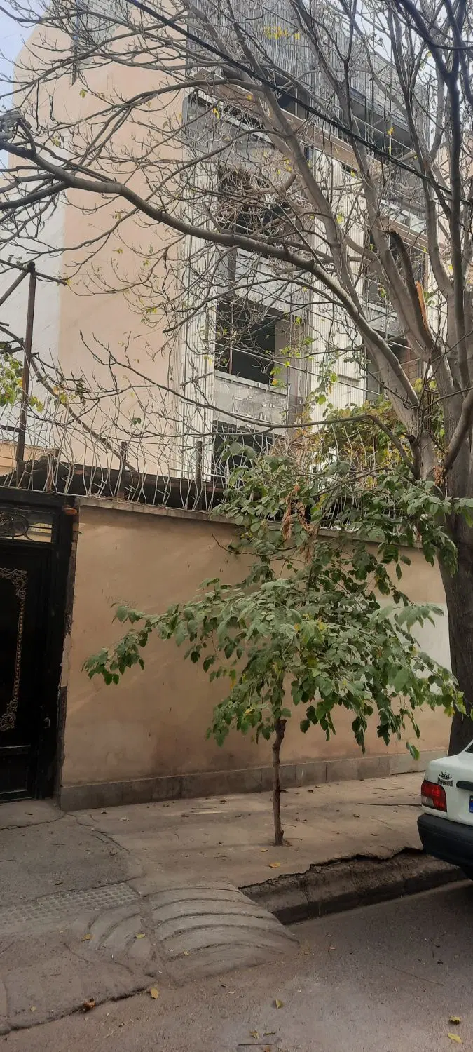 آپارتمان همکف راهنمایی