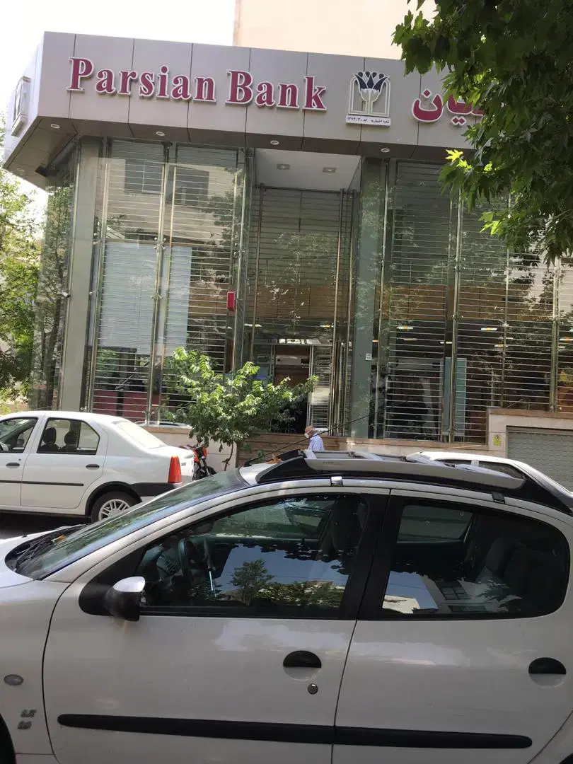مغازه تجاری ۲۳۰ متر بر اختیاریه