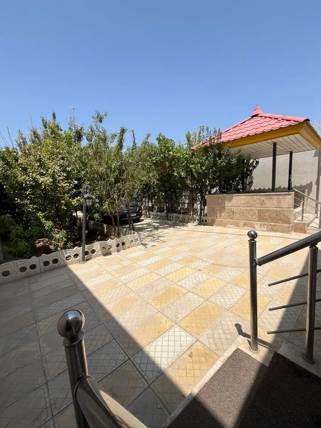 ۳۵۰ متر باغچه ویلا