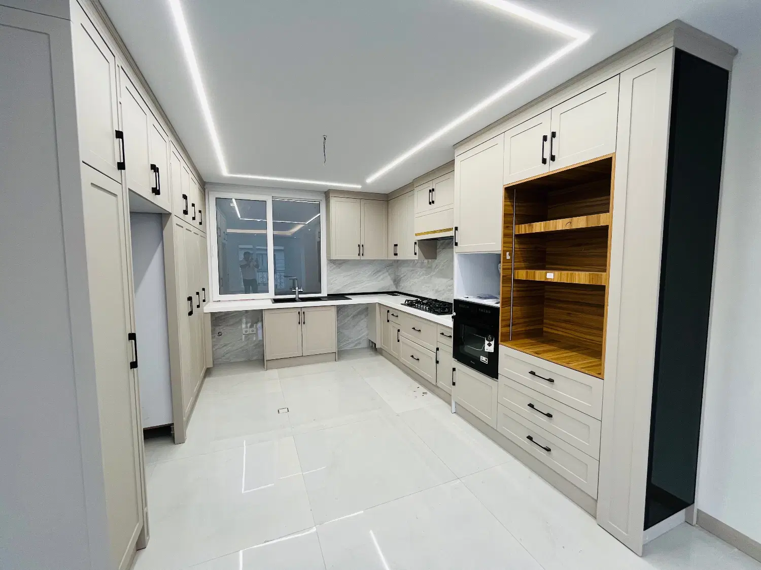 آپارتمان  ۲۰۱ متر ۴ خوابه خوش نقشه فول باسازی