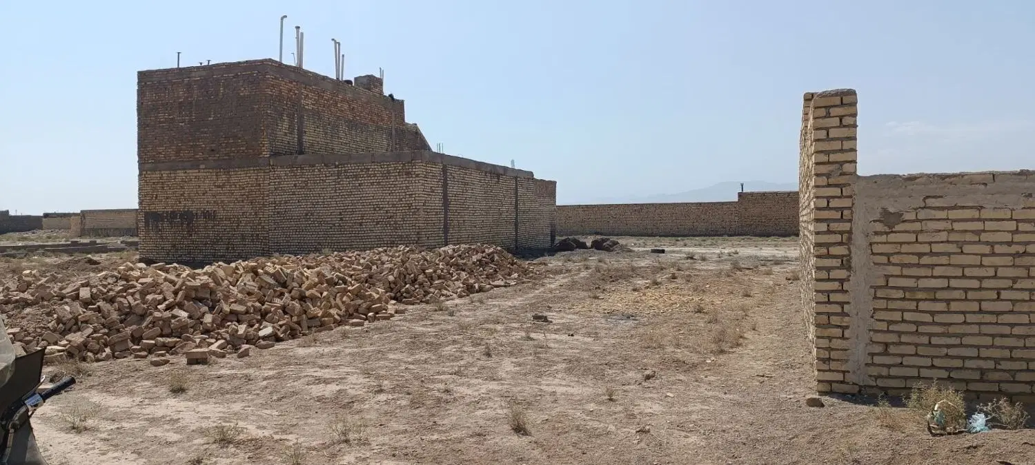 زمین فروشی