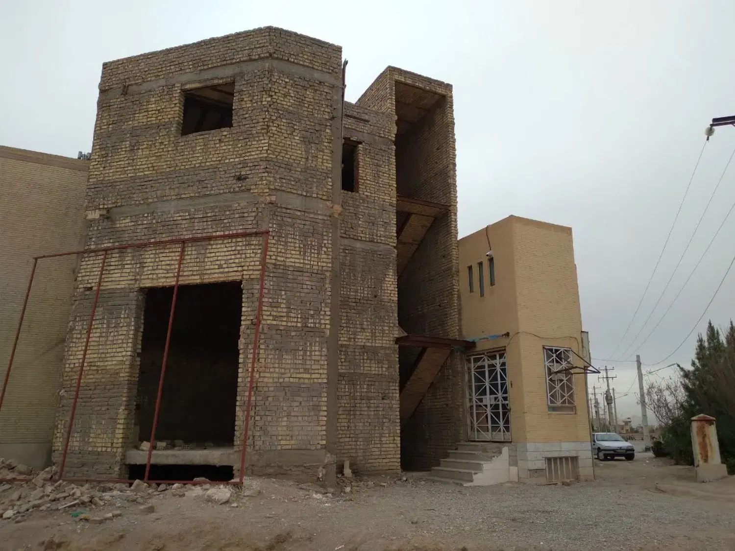 مغازه نیمه ساز