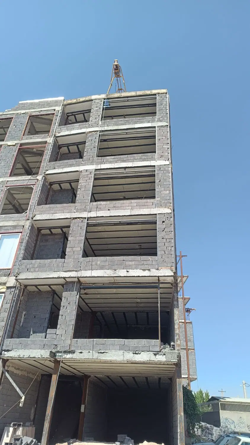 فروش اپارتمان ۱۰۰ متری دوخوابه پارکینگ دار دگران