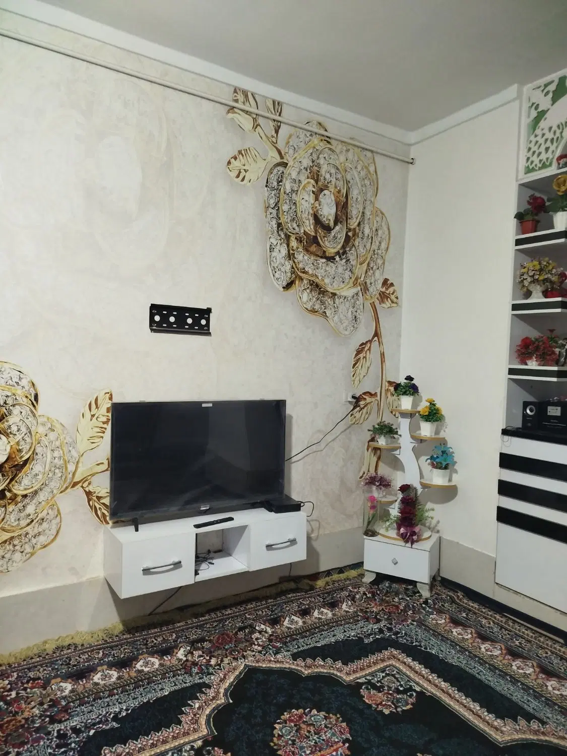 فروش منزل مسکونی ویلایی واقع در خیابان شهید باهنر
