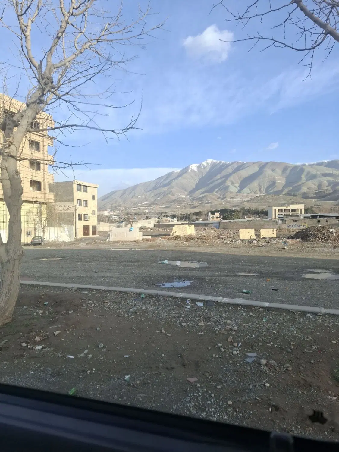 زمین ۱۰۵ متری شهرقدس جنب زمین چمن سرخ حصار.