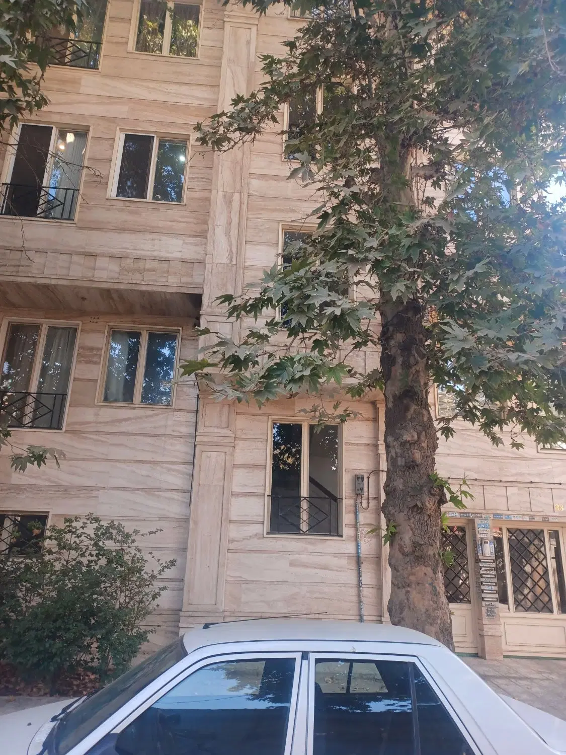 فروش آپارتمان ۹۳ متری