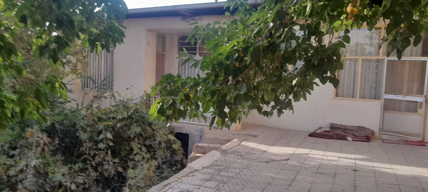 ساختمان کلنگی داخل بافت ۵۰۰ متر با تمام انشعابات،