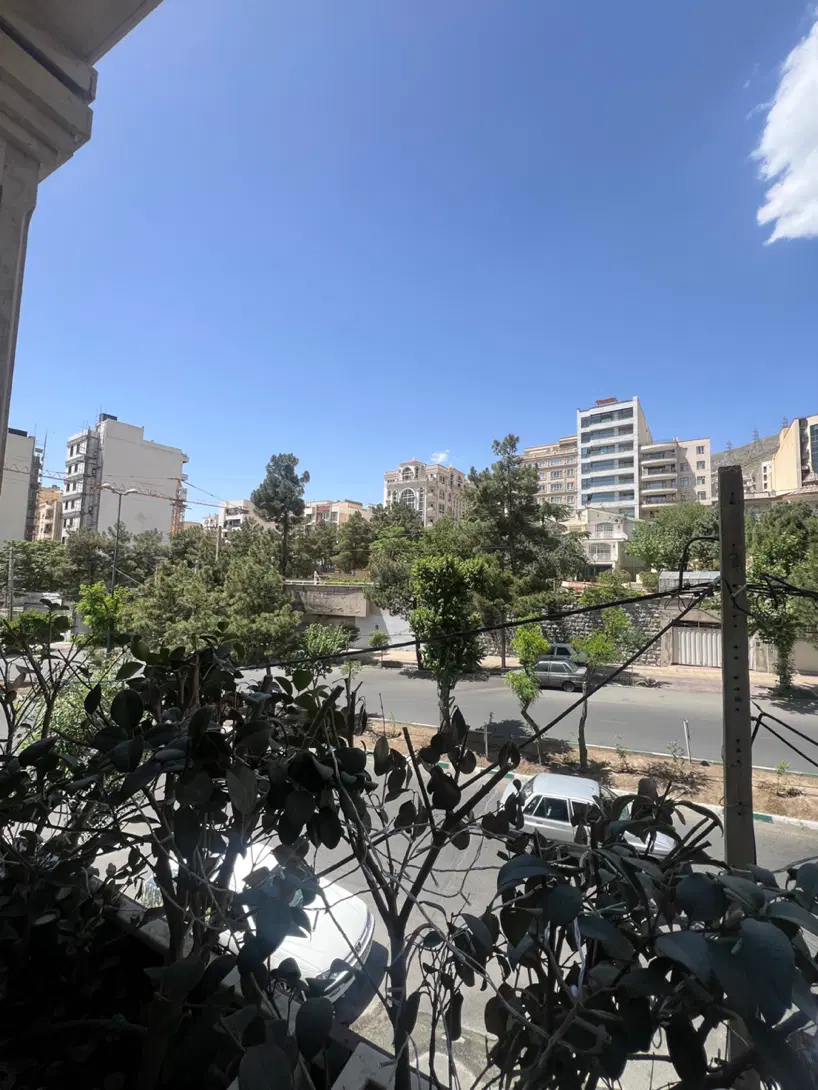 ۱۱۰ متر ، رو به افتاب ،  برند منطقه ، زیرقیمت