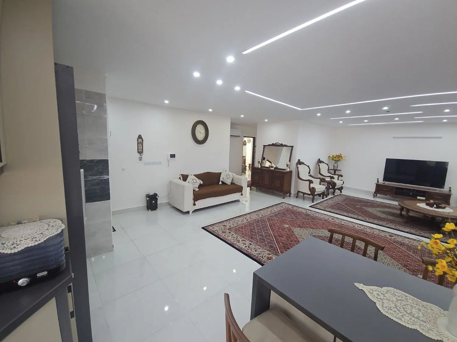 آپارتمان لوکس ۴طبقه تک واحدی