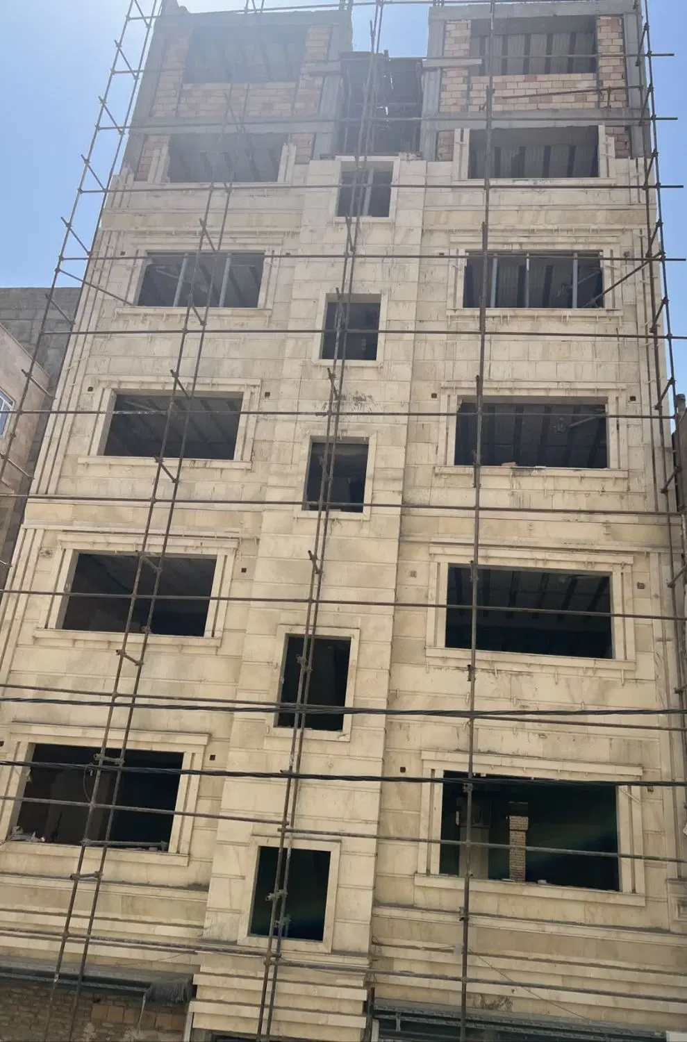 واحد ۹۲ متری