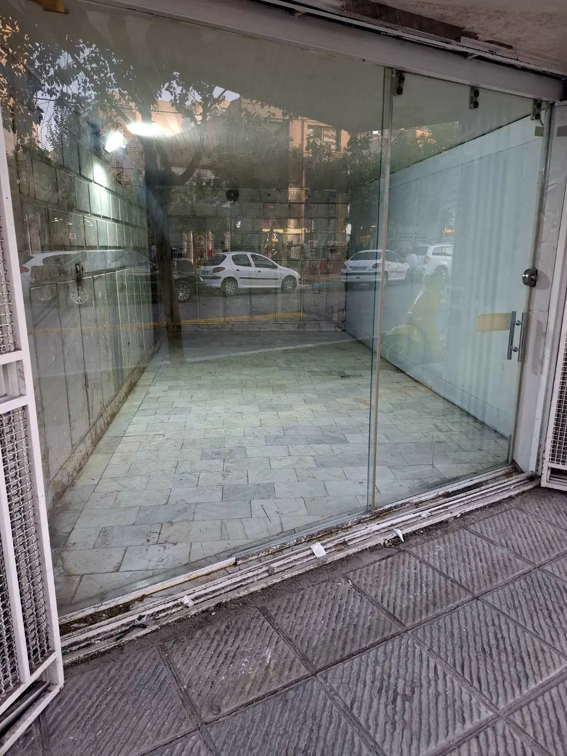اجاره مغازه 28 متری خیابان مطهری ملک شهر