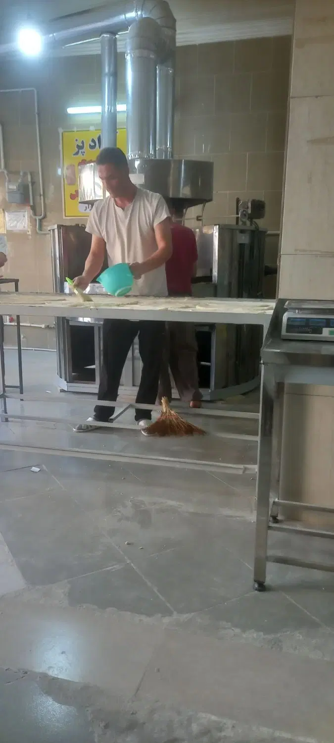 اجاره ی نانوایی بربری و تافتون آزاد پز