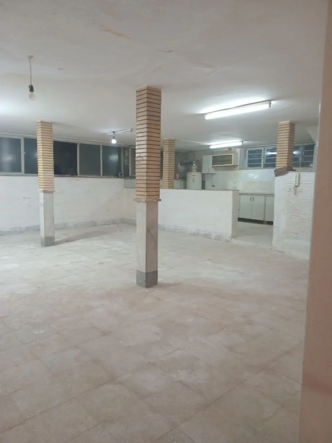 خانه مسکونی یا تجاری رازی چهار زیربنا ۱۳۰