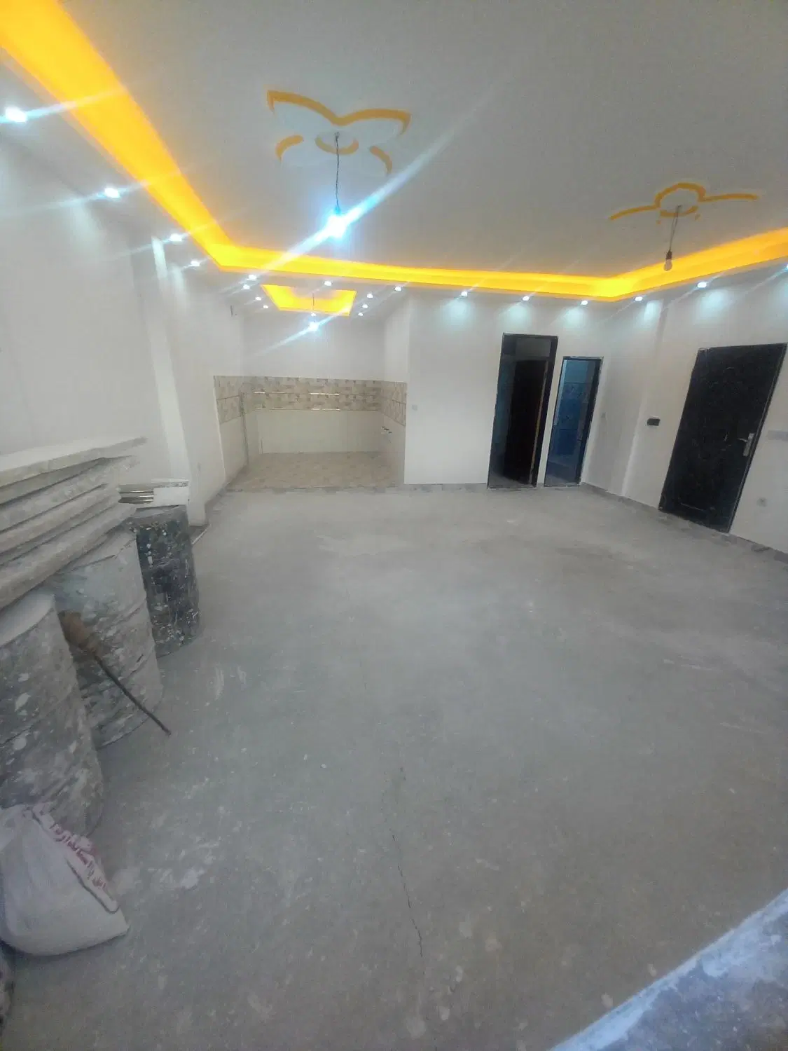 آپارتمان ۷۸متردرعباسی