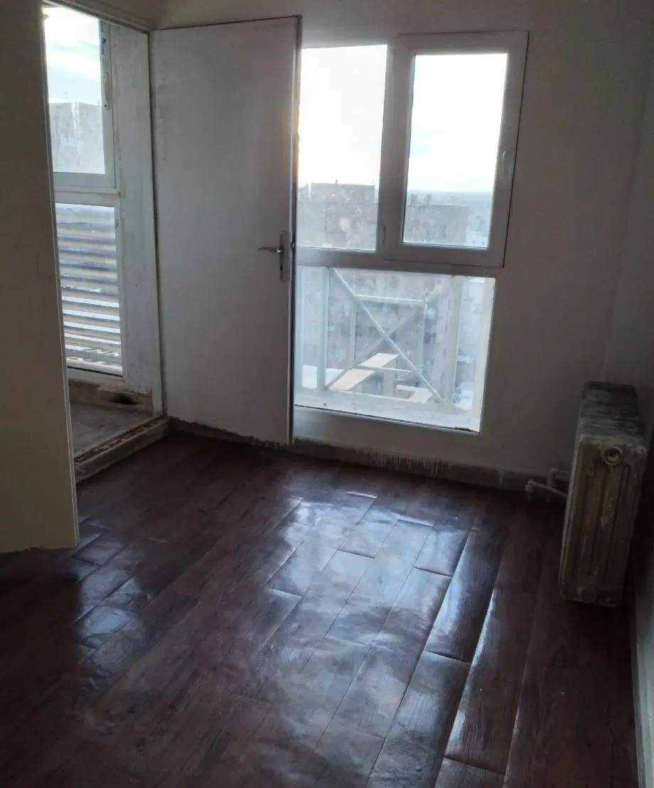 دوخوابه دوجداره عالی با پارکینگ آسان