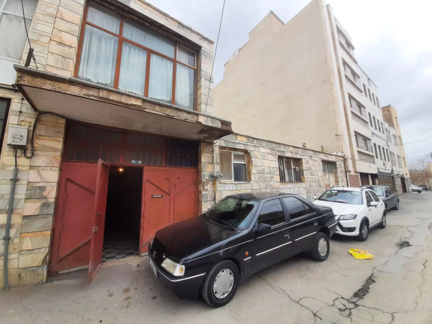 ۴۷۵مترزمین با۳۵۰متربنامفید۲دستگاه و۱سوئیت