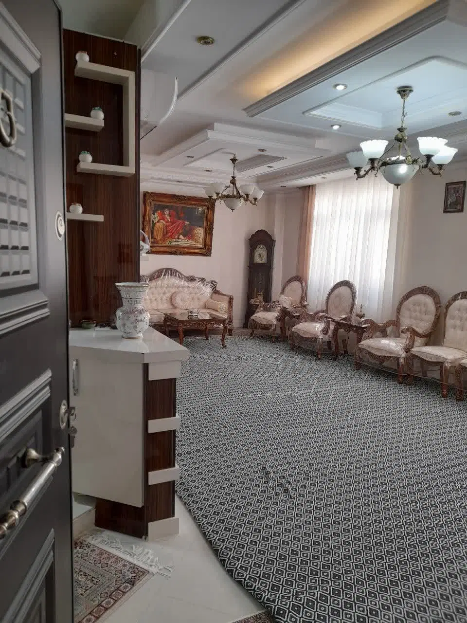 273 متر_فروش یکجا_سه طبقه_تک واحدی_بسیار شیک