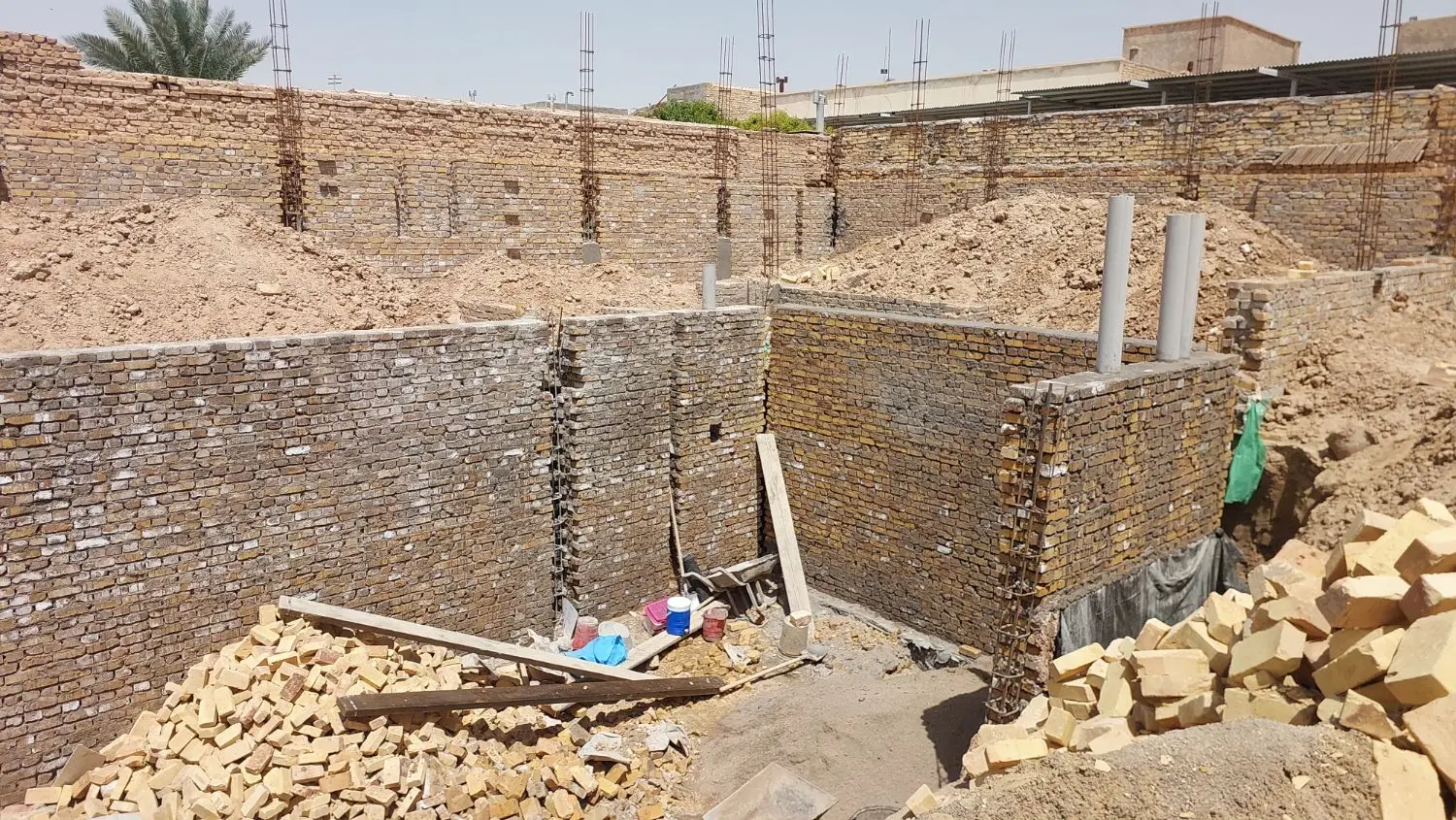 خونه نیمه ساز بفروییه