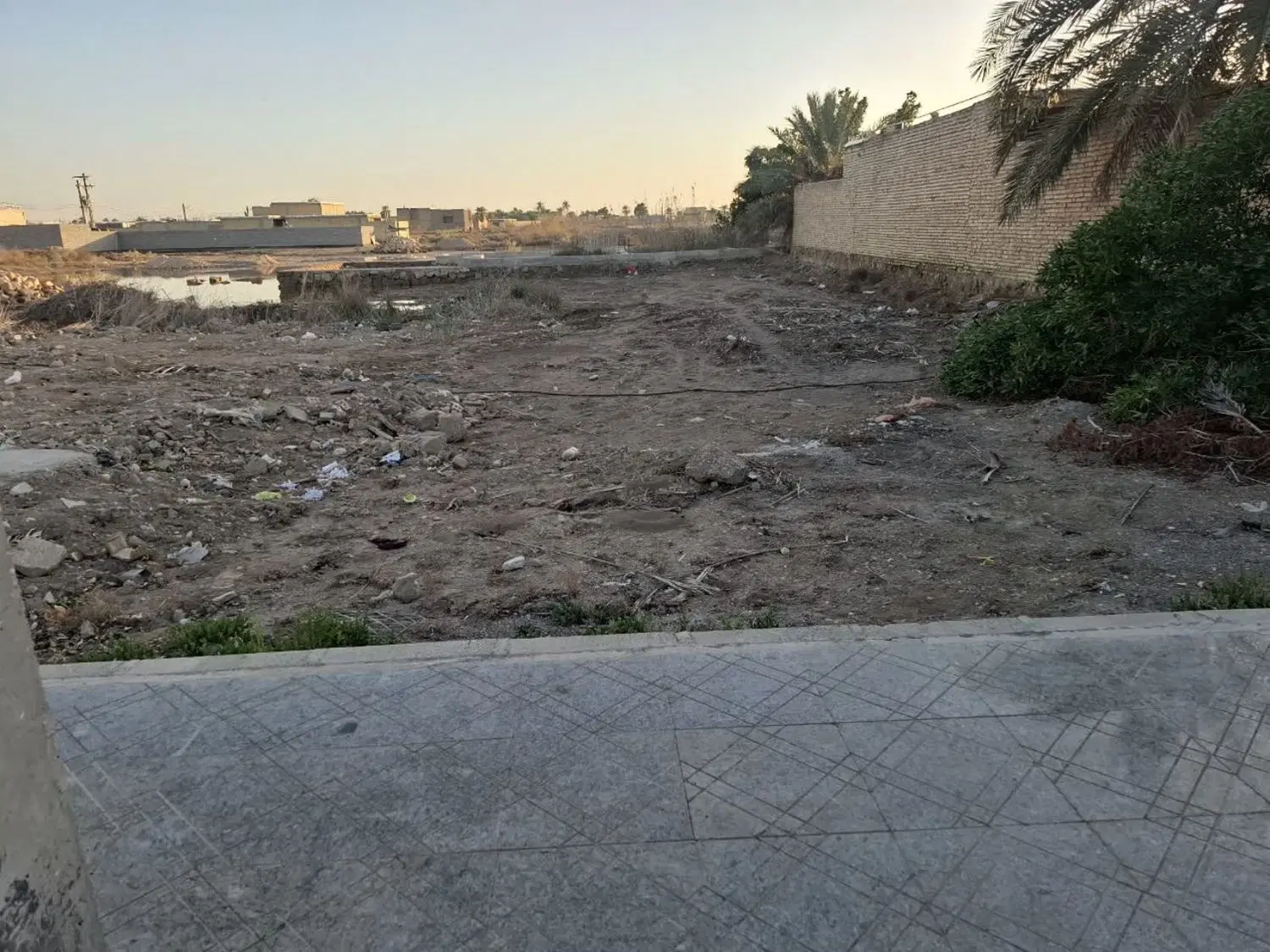 زمین تجاری و مسکونی