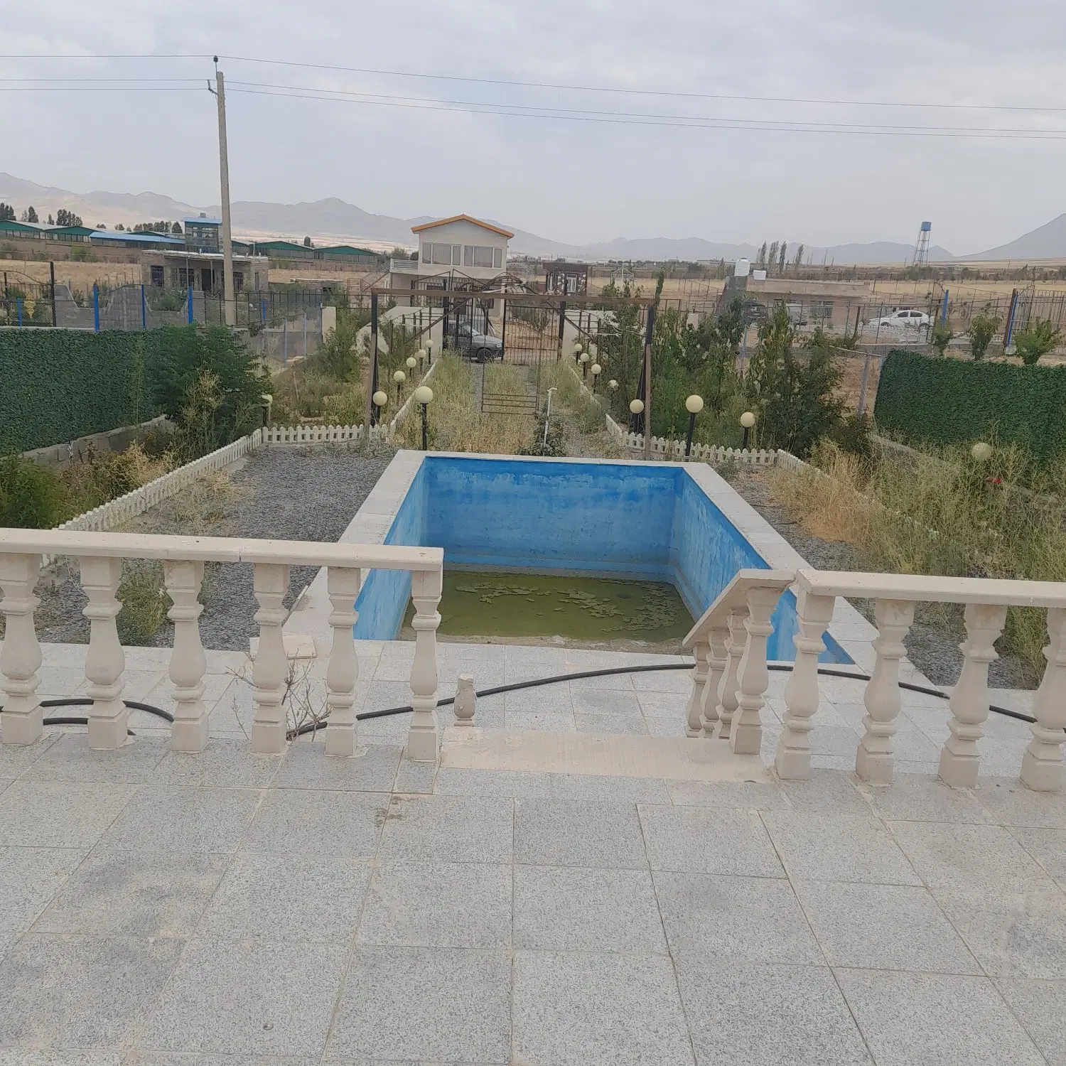 زمین بان گلشن اباد