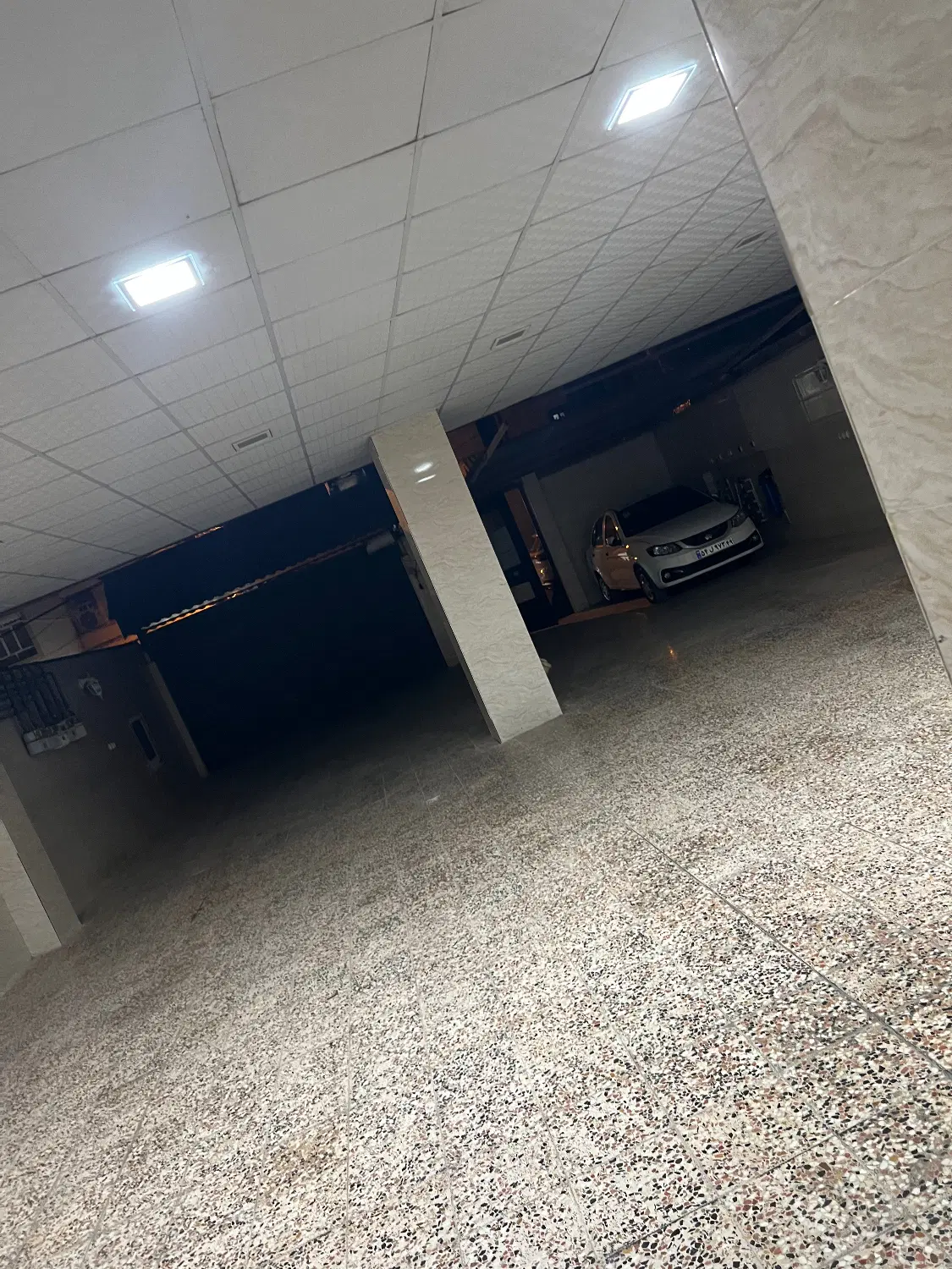 طبقه همکف ۲۱ جنوبی